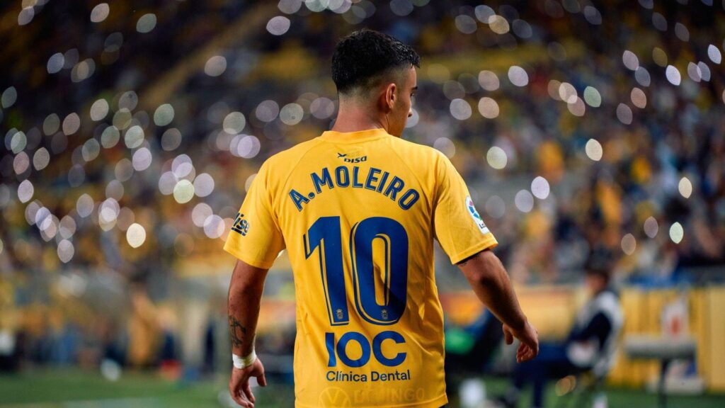 Barcelona midfield target Alberto Moleiro