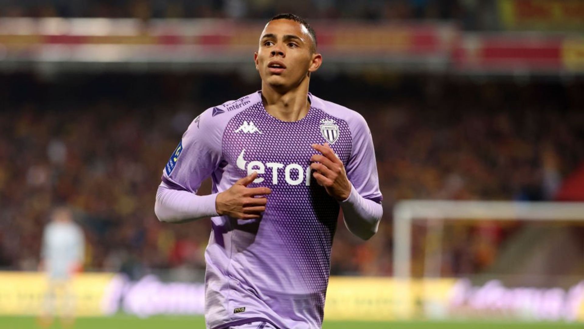 Barcelona target Vanderson