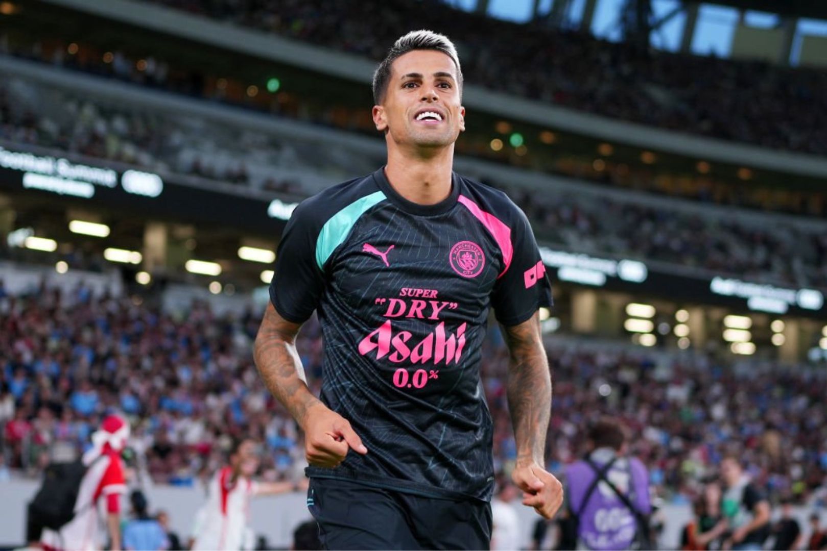Barcelona target João Cancelo
