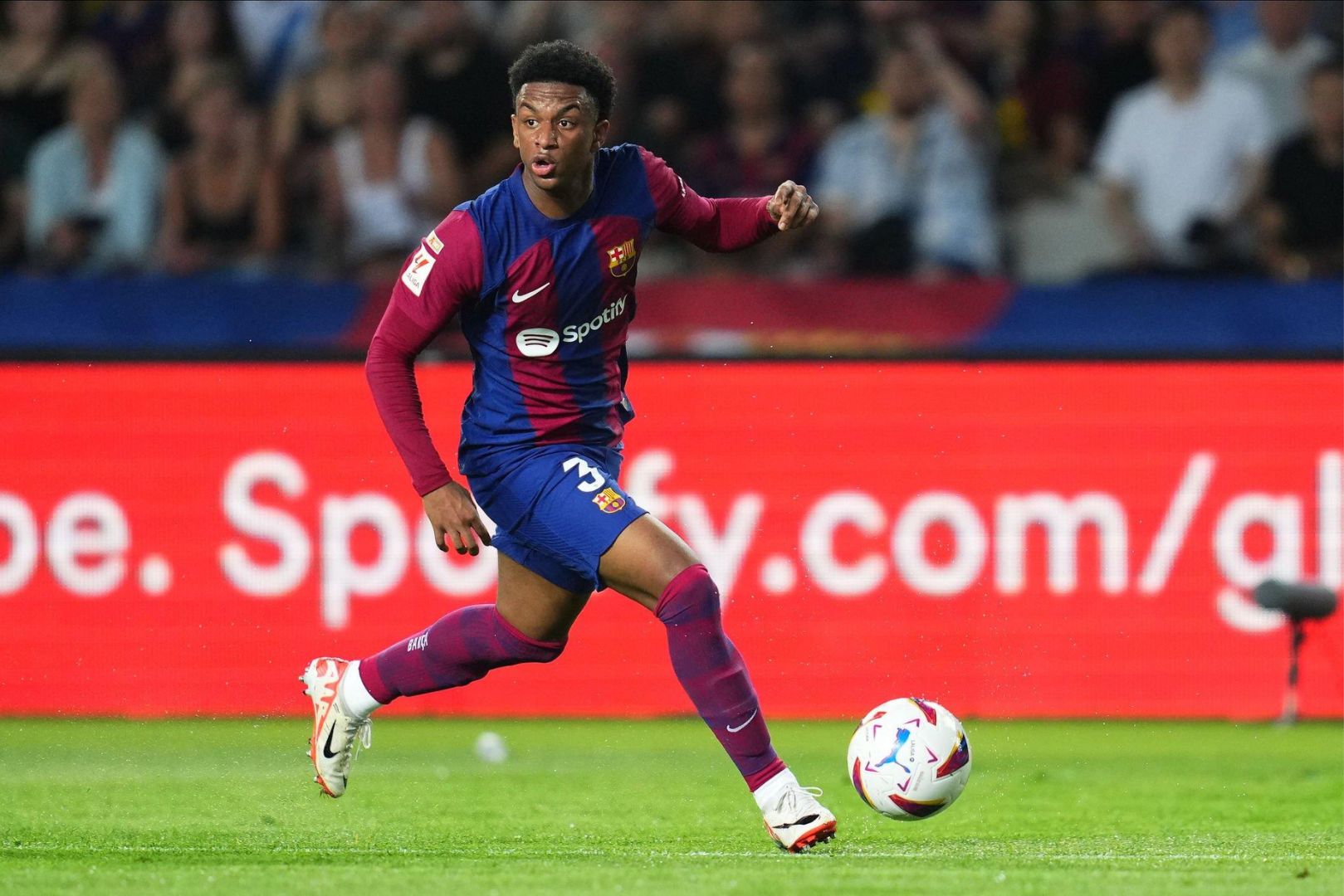 Official: Alejandro Balde renews contract with Barcelona until 2028