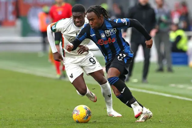 BERGAMO, ITALY - MARCH 01: Issa Doumbia of Atalanta BC is challenged by Alessio Zerbin of Venezia FC during the Serie A match between Atalanta BC and Venezia FC at Gewiss Stadium on March 01, 2025 in Bergamo, Italy.