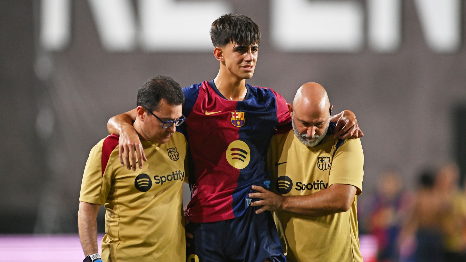 Barcelona set to announce renewal of 18-year-old midfield prodigy