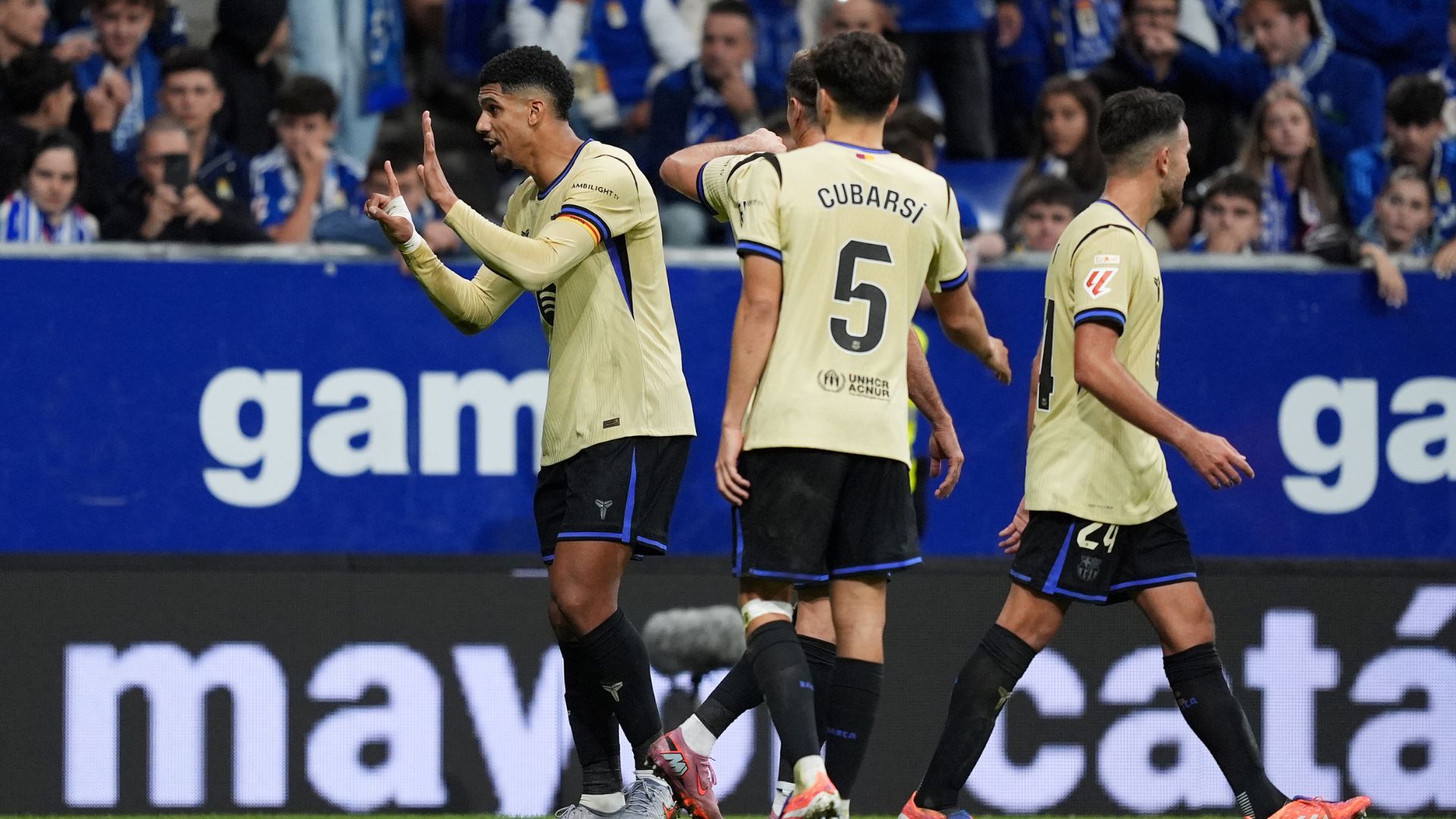 OVIEDO, SPAIN - SEPTEMBER 25: Ronald Araujo of FC Barcelona celebrates scoring his sides third goal during the LaLiga EA Sports match between Real Oviedo and FC Barcelona at Carlos Tartiere on September 25, 2025 in Oviedo, Spain.