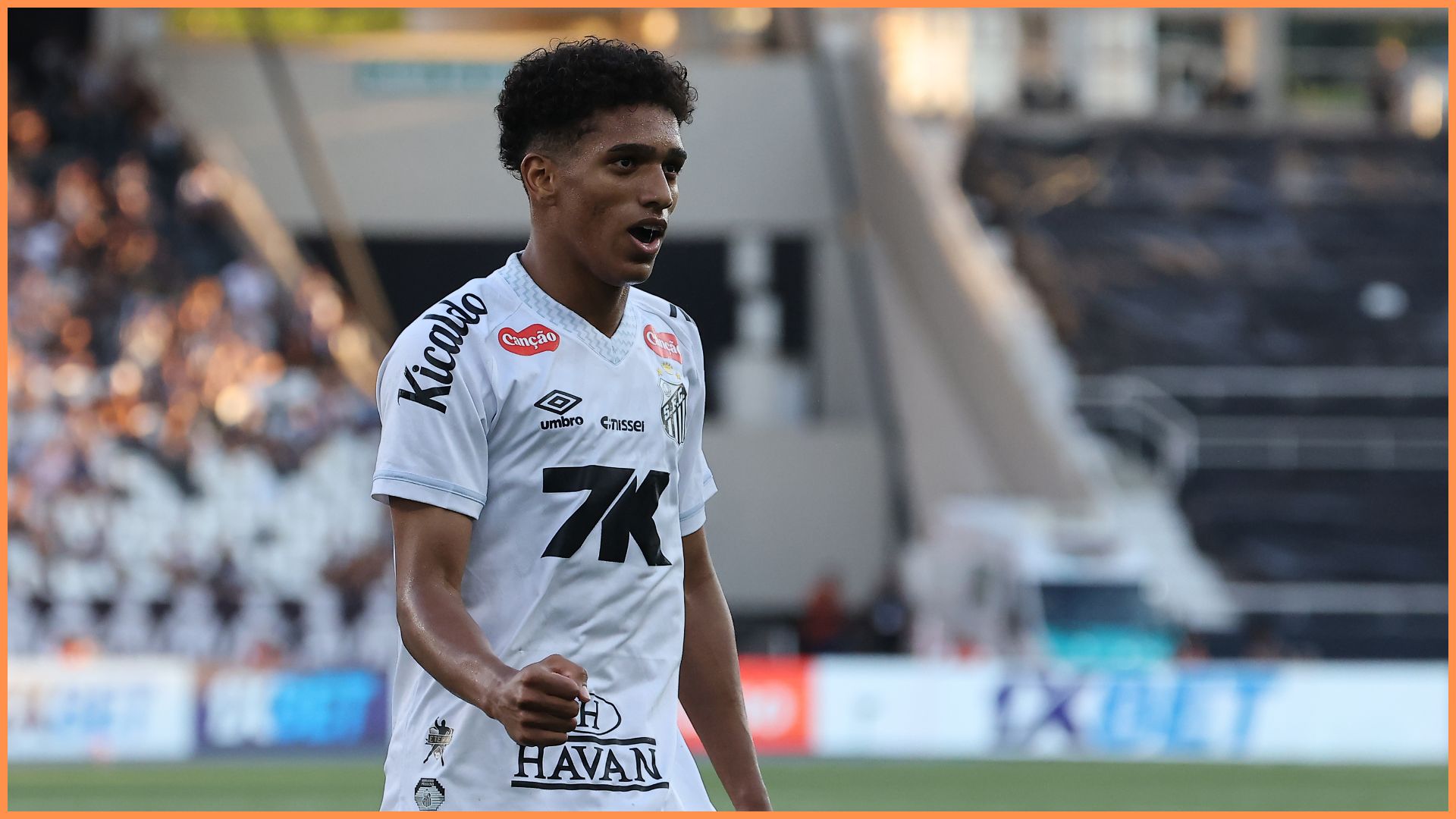 RIO DE JANEIRO, BRAZIL - OCTOBER 26: Souza of Santos celebrates the penalty kick during the match between Botafogo and Santos as part of Brasileirao 2025 at Estadio Olimpico Nilton Santos on October 26, 2025 in Rio de Janeiro, Brazil.