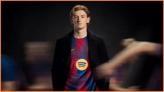 Anthony Gordon unveiled as a new Barcelona player.