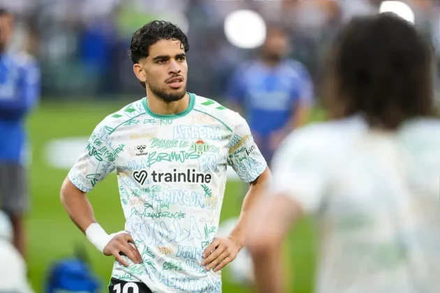 April 24, 2026, Sevilla, Sevilla, SPAIN: Abde Ezzalzouli of Real Betis warms up during the Spanish league, LaLiga EA Sports, football match played between Real Betis and Real Madrid at La Cartuja stadium on April 24, 2026, in Sevilla, Spain.